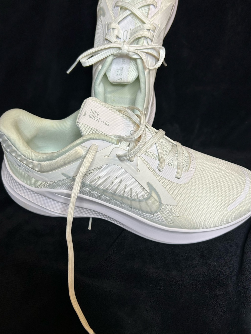 Nike Women’s Quest 5 Running Shoes — White